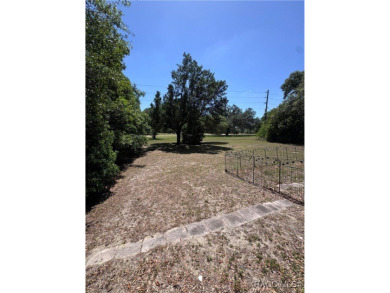 Peaceful Golf Course Retreat in Citrus Springs!
2 bed, 2 bath + on Pine Ridge Community Golf and Country Club in Florida - for sale on GolfHomes.com, golf home, golf lot