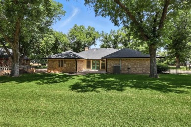 4-Bedroom 3 Full Bathroom Home in an Amenity-Rich Gated on Pecan Plantation Country Club in Texas - for sale on GolfHomes.com, golf home, golf lot