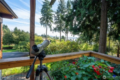 Frank Lloyd Wright-inspired Northwest contemporary with 4 on  in Washington - for sale on GolfHomes.com, golf home, golf lot