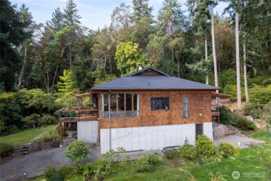 Frank Lloyd Wright-inspired Northwest contemporary with 4 on  in Washington - for sale on GolfHomes.com, golf home, golf lot