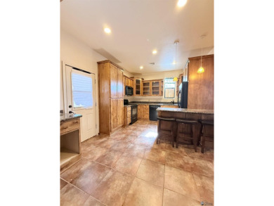 Welcome to this charming 2-bedroom, 2-bath home with 1,335 sq on The Links At Coyote Wash in Alabama - for sale on GolfHomes.com, golf home, golf lot