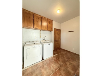 Welcome to this charming 2-bedroom, 2-bath home with 1,335 sq on The Links At Coyote Wash in Alabama - for sale on GolfHomes.com, golf home, golf lot