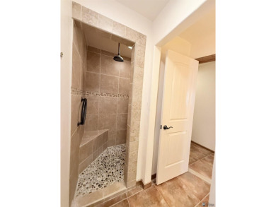 Welcome to this charming 2-bedroom, 2-bath home with 1,335 sq on The Links At Coyote Wash in Alabama - for sale on GolfHomes.com, golf home, golf lot