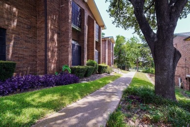 RECENTLY UPDATED 2 BRD 2 BTH CONDO ON GROUND FLOOR WITH NEARBY on Stevens Park Golf Course in Texas - for sale on GolfHomes.com, golf home, golf lot