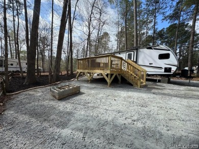 Looking for a move-in ready spot on the lake? This is it! on River Ridge Golf Club in Virginia - for sale on GolfHomes.com, golf home, golf lot