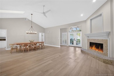 Beautiful 3/2 in desirable Yacht and Country Club. Soaring on Yacht and Country Club in Florida - for sale on GolfHomes.com, golf home, golf lot