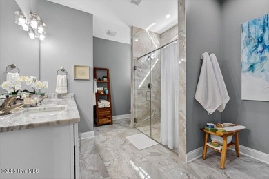 SINGLE LEVEL & MOVE-IN READY! This 3 Bedroom, 2 Bath, Double car on Oyster Bay Golf Links in North Carolina - for sale on GolfHomes.com, golf home, golf lot