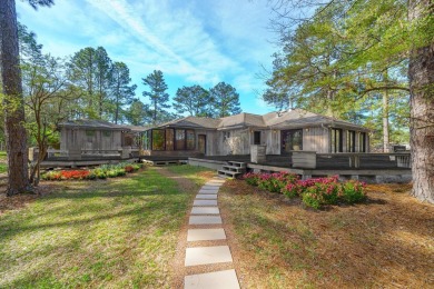 SO MUCH POTENTIAL in this LARGE 4 Bedroom, 4 Bath Home with on Hattiesburg Country Club in Mississippi - for sale on GolfHomes.com, golf home, golf lot