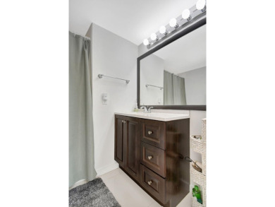 Bright and Beautiful 2/2 Condo. Discover your dream home in this on Sunrise Lakes Phase III in Florida - for sale on GolfHomes.com, golf home, golf lot
