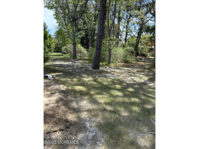 Cash Only. HOA fee includes taxes. Edgewood 1 model. Nice on Keswick Village Golf Course in New Jersey - for sale on GolfHomes.com, golf home, golf lot