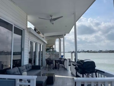 Recently remodeled & fully furnished cottage home with a deck! on Long Island Golf Course in Texas - for sale on GolfHomes.com, golf home, golf lot