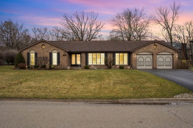 HUGE 4 BEDROOM, 2.5 BATH RANCH HOME IN MAYNEGATE OF OLYMPIA on Olympia Fields Country Club in Illinois - for sale on GolfHomes.com, golf home, golf lot