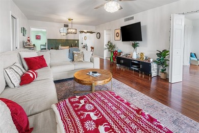 Beautifully remodeled 3-bedroom, 2.5-bath F-model condo with 1 on Palm-Aire Country Club and Resort - Palms in Florida - for sale on GolfHomes.com, golf home, golf lot