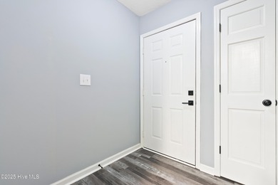 This 2nd floor 2 bedroom/2 bath condo unit in the highly on Brierwood Golf Club in North Carolina - for sale on GolfHomes.com, golf home, golf lot