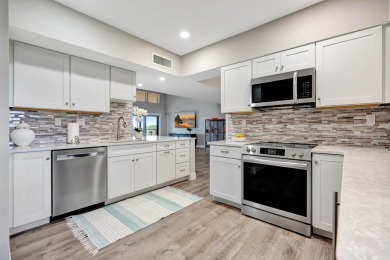 Beautifully updated Penthouse unit in Anchorage Condo with on Jonathans Landing Golf Club in Florida - for sale on GolfHomes.com, golf home, golf lot