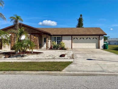 Under $300k for a pool home with double lot that is fenced...yes on Duffys Golf Center in Florida - for sale on GolfHomes.com, golf home, golf lot