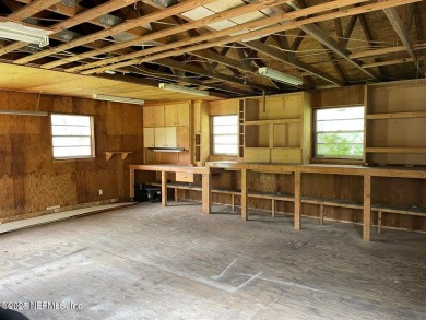 Gorgeous Real estate. Sitting on a 2.33 acre lot beautiful ready on  in Florida - for sale on GolfHomes.com, golf home, golf lot