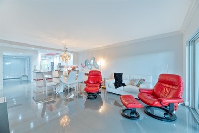 Elegantly furnished 3-bedroom, 2-bathroom corner unit condo on Palm-Aire Country Club and Resort - The Oaks in Florida - for sale on GolfHomes.com, golf home, golf lot