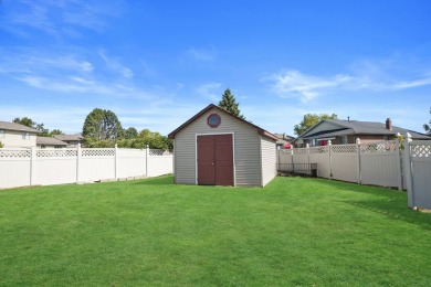 First time on the market for this Brookside Glen GEM! Original on Graystone Golf Links in Illinois - for sale on GolfHomes.com, golf home, golf lot