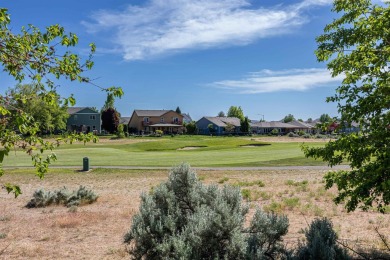 MLS# 283937. **Charming Home with Golf Course Views!** Discover on Horn Rapids Golf Club in Washington - for sale on GolfHomes.com, golf home, golf lot
