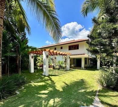 Come enjoy the lifestyle in this beautiful golf view villa in on  in Florida - for sale on GolfHomes.com, golf home, golf lot