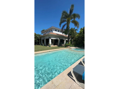 Come enjoy the lifestyle in this beautiful golf view villa in on  in Florida - for sale on GolfHomes.com, golf home, golf lot