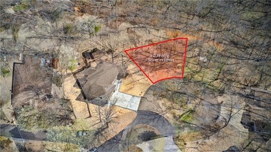 Rare Bella Vista sewer lot! .39-acre homesite located at the end on Bella Vista - Metfield Golf Complex and Country Club in Arkansas - for sale on GolfHomes.com, golf home, golf lot