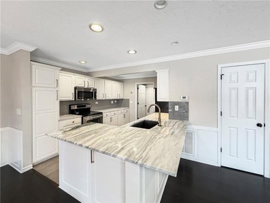 Fantastic opportunity for a luxurious, low-maintenance living in on Pinnacle Country Club in Arkansas - for sale on GolfHomes.com, golf home, golf lot