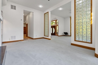 Welcome to this exceptional custom-built residence on the on Eagles Nest Country Club in Kentucky - for sale on GolfHomes.com, golf home, golf lot