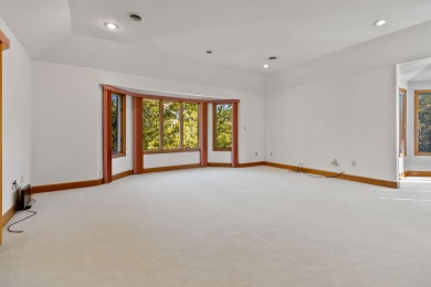 Welcome to this exceptional custom-built residence on the on Eagles Nest Country Club in Kentucky - for sale on GolfHomes.com, golf home, golf lot