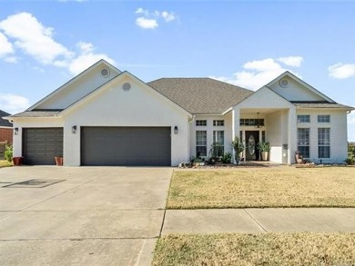 So many updates to this visually stunning home overlooking the on Bailey Ranch Golf Club in Oklahoma - for sale on GolfHomes.com, golf home, golf lot