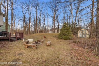 Don't miss this lovely move-in-ready 3 bedrooms, 2.5 bath home on Pocono Farms Country Club in Pennsylvania - for sale on GolfHomes.com, golf home, golf lot