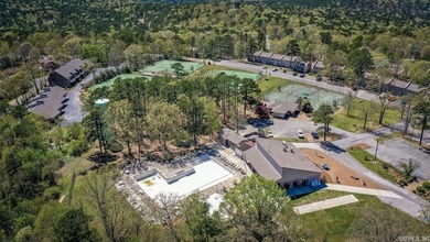 Welcome to this 2 bed/2 bath FURNISHED condominium. Featuring 2 on Mountain Ranch Golf Club in Arkansas - for sale on GolfHomes.com, golf home, golf lot