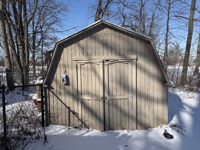 4 Bedroom * 2 Bath Quad Level Home For Sale * Lakes Of The Four on Lakes of the Four Seasons Country Club in Indiana - for sale on GolfHomes.com, golf home, golf lot