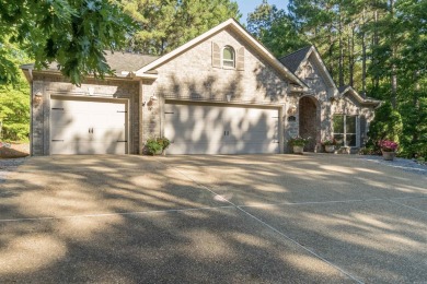 Move in ready well-maintained home located in the Isabella Golf on Isabella Golf Course  in Arkansas - for sale on GolfHomes.com, golf home, golf lot