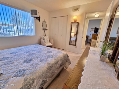 Step into easy Lake Havasu living in this inviting 2 bedroom, 1 on London Bridge Golf Course in Arizona - for sale on GolfHomes.com, golf home, golf lot