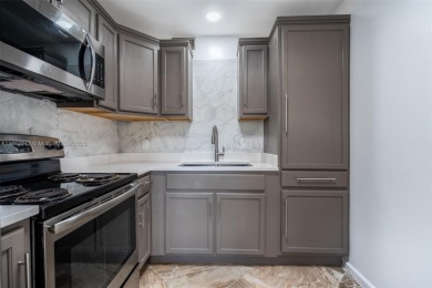 Welcome to this resort style community! This 2 Bed/ 1.5 Bath on Flamingo Lakes Country Club in Florida - for sale on GolfHomes.com, golf home, golf lot