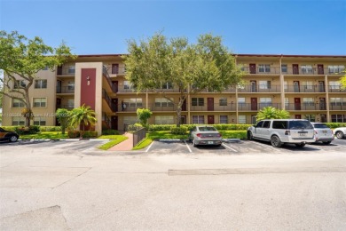 Welcome to this resort style community! This 2 Bed/ 1.5 Bath on Flamingo Lakes Country Club in Florida - for sale on GolfHomes.com, golf home, golf lot