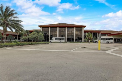 Welcome to this resort style community! This 2 Bed/ 1.5 Bath on Flamingo Lakes Country Club in Florida - for sale on GolfHomes.com, golf home, golf lot