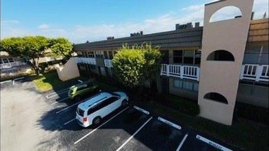 **55+ Community Nice kitchen- spectacular closet in bedroom- on Sunrise Lakes Phase III in Florida - for sale on GolfHomes.com, golf home, golf lot