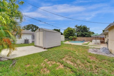 BRAND NEW ROOF! NEW ELECTRIC PANEL! BRAND NEW A/C (3 ton on Cooper Colony Country Club in Florida - for sale on GolfHomes.com, golf home, golf lot