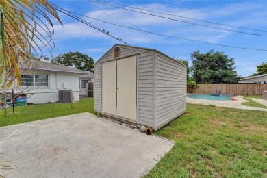 BRAND NEW ROOF! NEW ELECTRIC PANEL! BRAND NEW A/C (3 ton on Cooper Colony Country Club in Florida - for sale on GolfHomes.com, golf home, golf lot