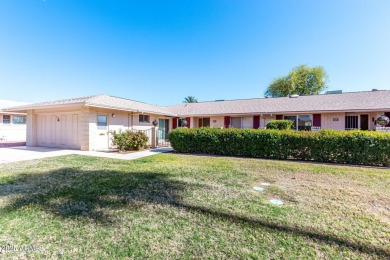 Great retirement home in Sun City! Well maintained Gemini home on Sun City Lakes West and East in Arizona - for sale on GolfHomes.com, golf home, golf lot