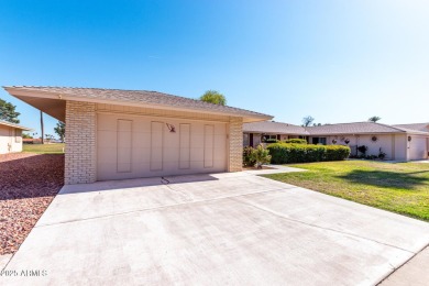 Great retirement home in Sun City! Well maintained Gemini home on Sun City Lakes West and East in Arizona - for sale on GolfHomes.com, golf home, golf lot