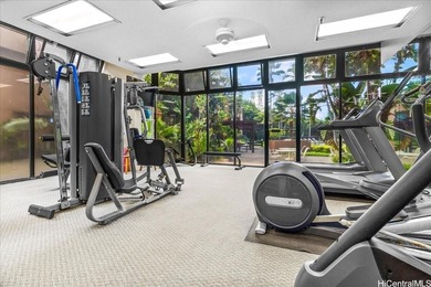 This bright and breezy corner unit features an open floorplan on Honolulu Country Club in Hawaii - for sale on GolfHomes.com, golf home, golf lot