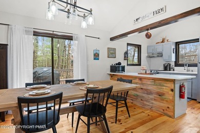 Discover exceptional value in this open-concept furnished 3 on Split Rock Resort and Country Club in Pennsylvania - for sale on GolfHomes.com, golf home, golf lot