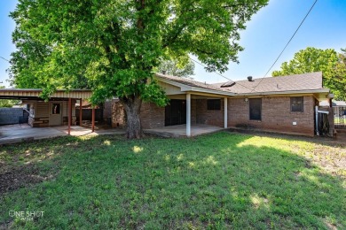 Welcome home to 1419 Stanley Street! This beautiful home is on Sweetwater Country Club in Texas - for sale on GolfHomes.com, golf home, golf lot