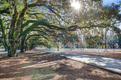 Cottage Lake is the setting of this perfect home in Belfair with on Belfair Golf Club in South Carolina - for sale on GolfHomes.com, golf home, golf lot