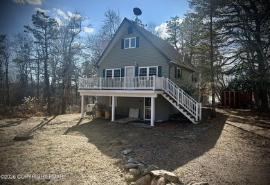 Located in the desirable Emerald Lakes community this 3 bedroom on Pinecrest Lake Golf and Country Club in Pennsylvania - for sale on GolfHomes.com, golf home, golf lot