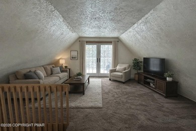 Located in the desirable Emerald Lakes community this 3 bedroom on Pinecrest Lake Golf and Country Club in Pennsylvania - for sale on GolfHomes.com, golf home, golf lot